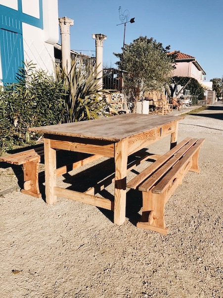 Paire de banc en bois<br>45.5cm H x 230cm L x 26cm P<br>650€