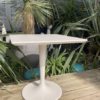 Table Carrée pied tulipe années 70 – Image 2