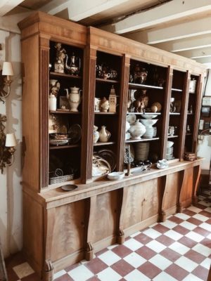 Grand meuble de présentation