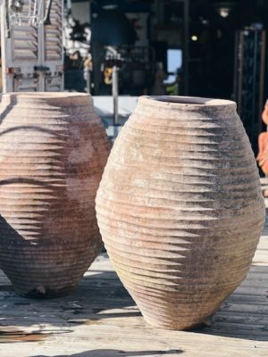 Paire de grandes jarres espagnoles