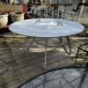 Table en métal – Image 4