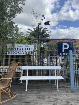 Banc de jardin blanc